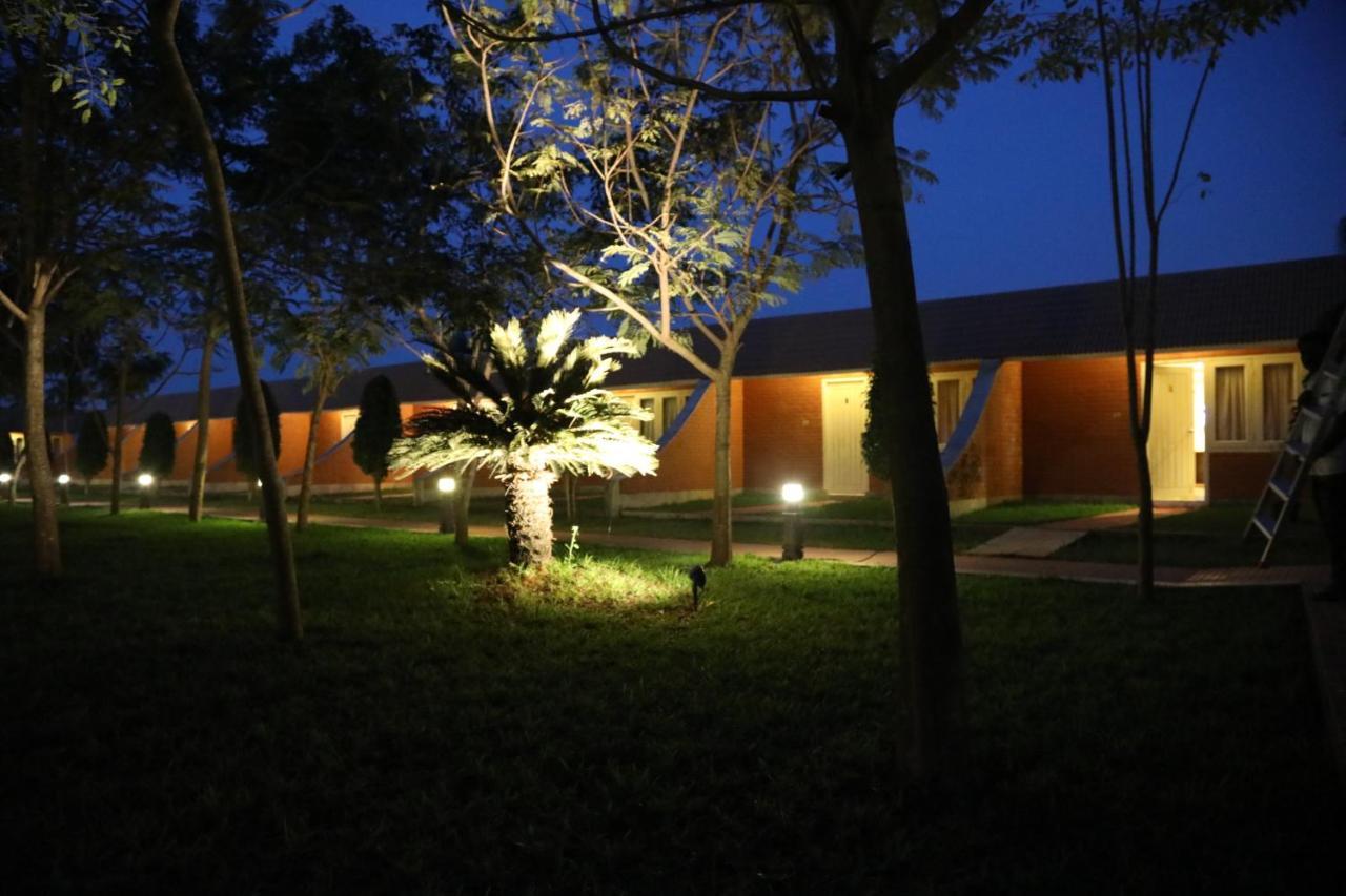 Celebrity Resort Chennai Tambaram Екстериор снимка